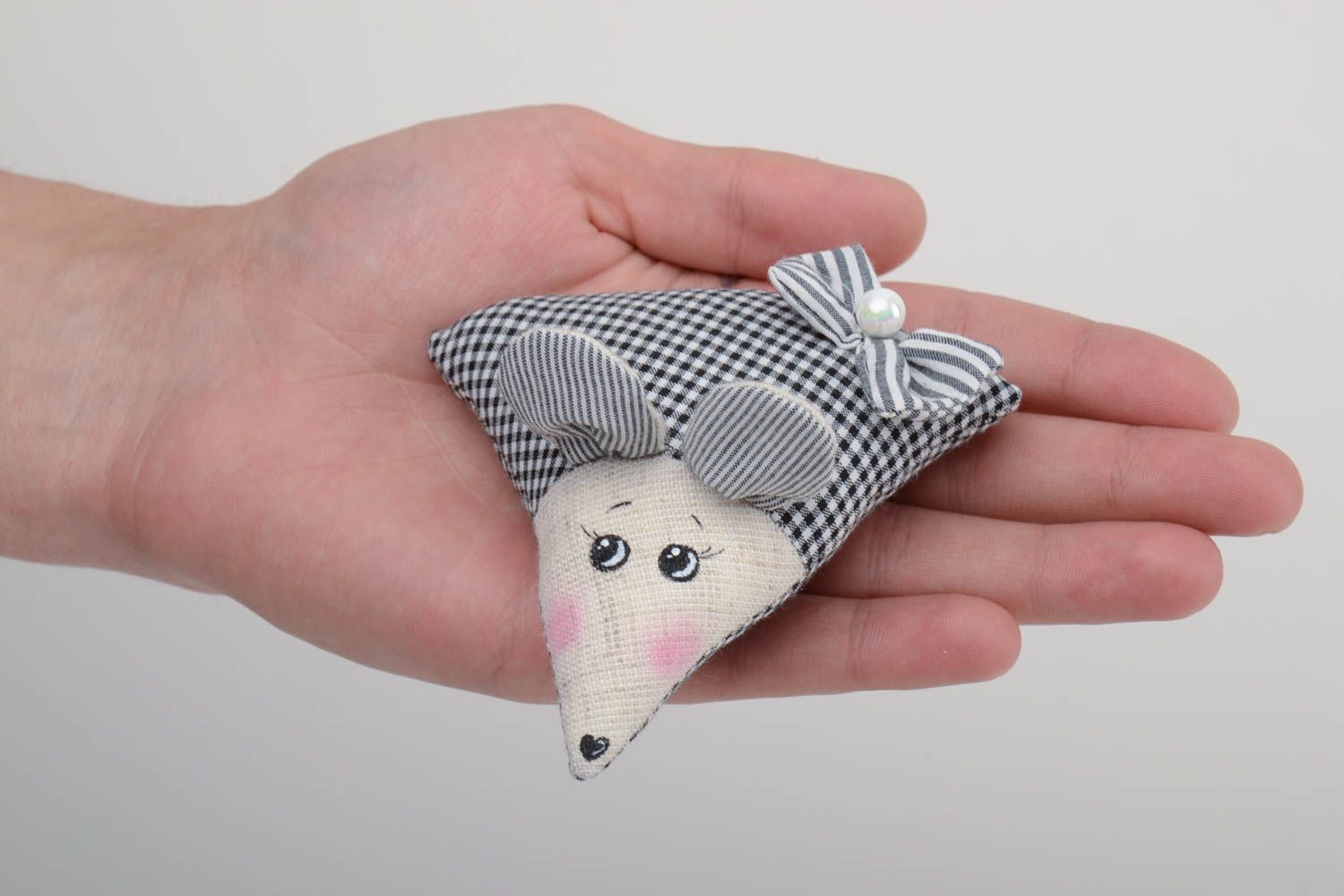 Handmade cute designer soft fabric wall hanging soft toy mouse with cord  photo 5