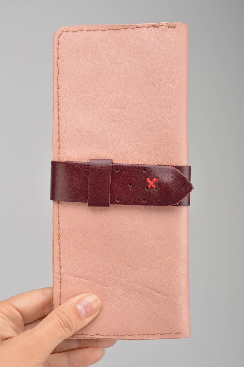 Portefeuille en vrai cuir rose bordeaux grand fait main accessoire pour femme photo 3