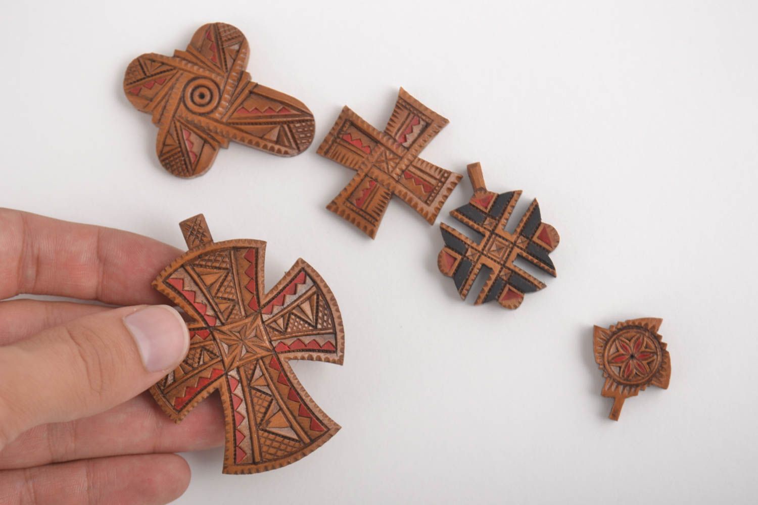 Кресты ручной работы 5 штук деревянные крестики нательные крестики красивые фото 4