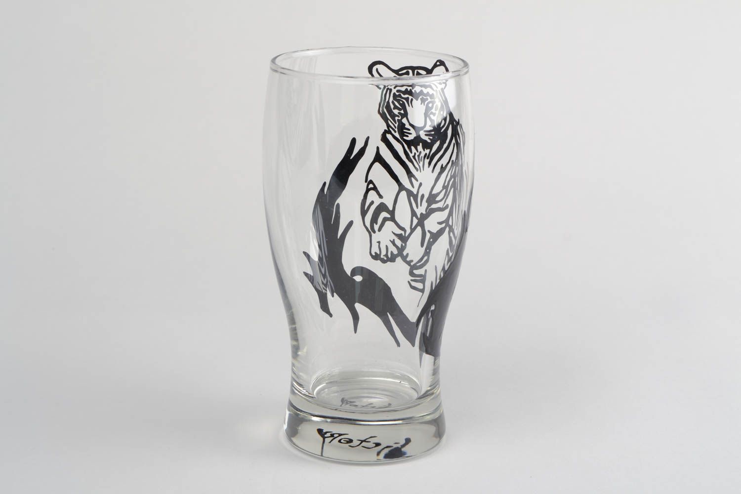 Стеклянный пивной бокал расписанный витражными красками с тигром ручной работы фото 4