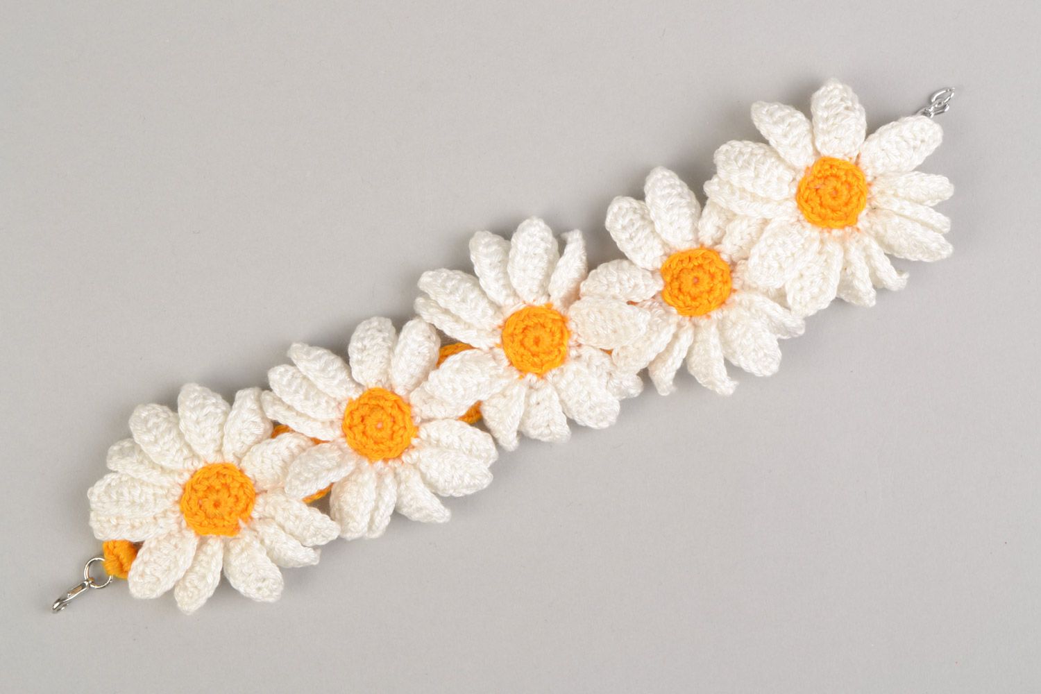 Handmade flora wrist bracelet woven of cotton threads for women Chamomiles photo 3