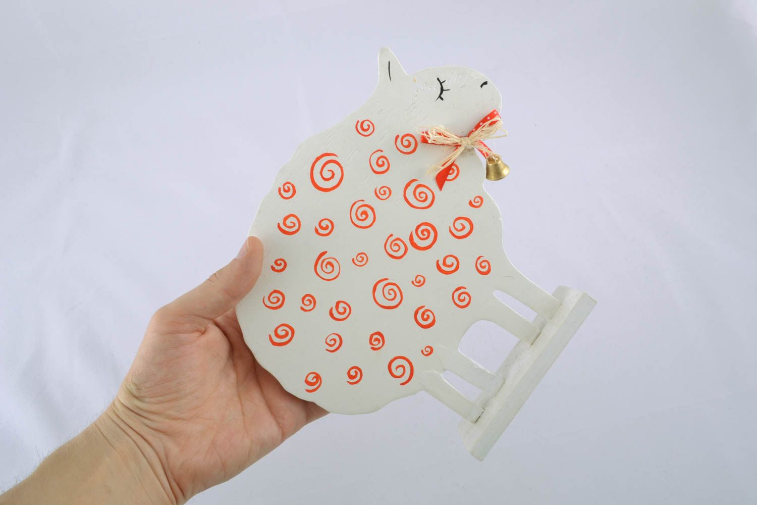 Painted plywood statuette Lamb photo 4