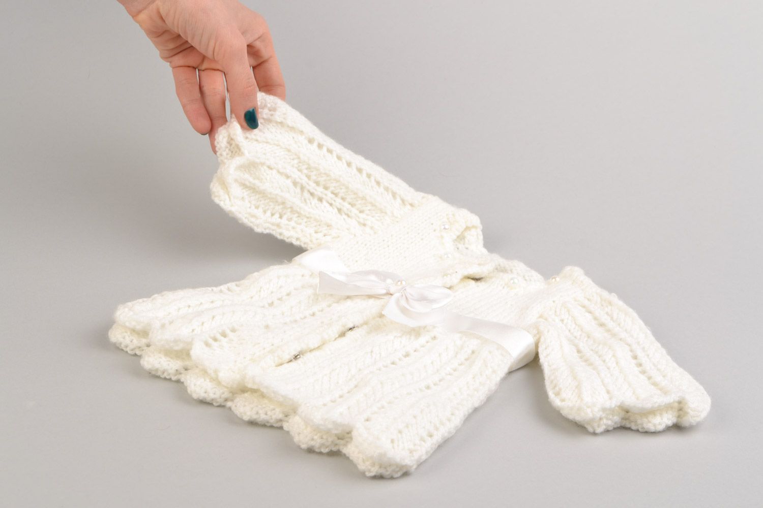 Robe tricotée pour bébé fille fils acryliques blancs boutons-pression faite main photo 2