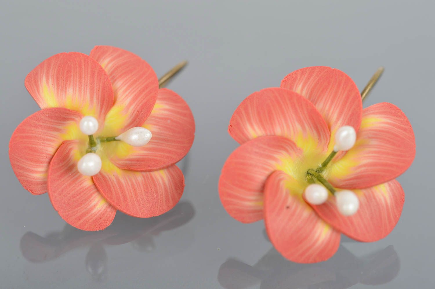 Handmade Blumen Ohrringe aus Polymerton Designer Schmuck Accessoire für Frauen foto 2