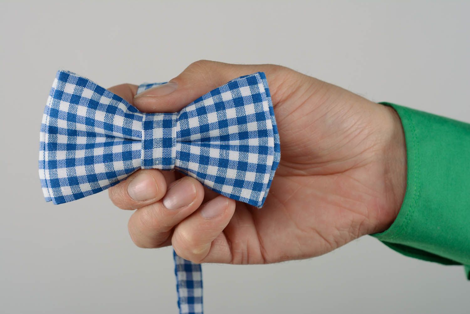 White and blue checkered bow tie photo 5