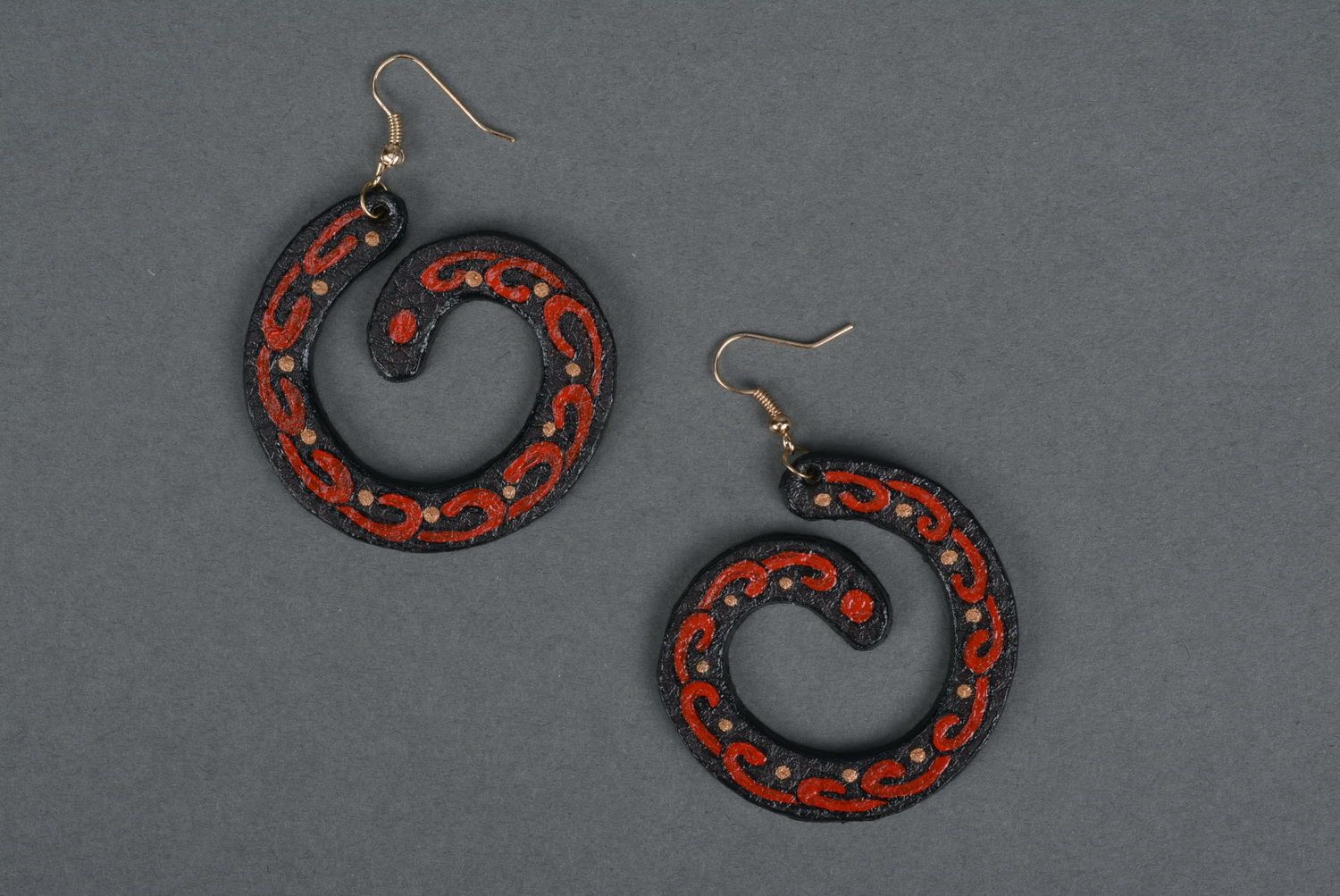 Leather earrings in the shape of spiral photo 1