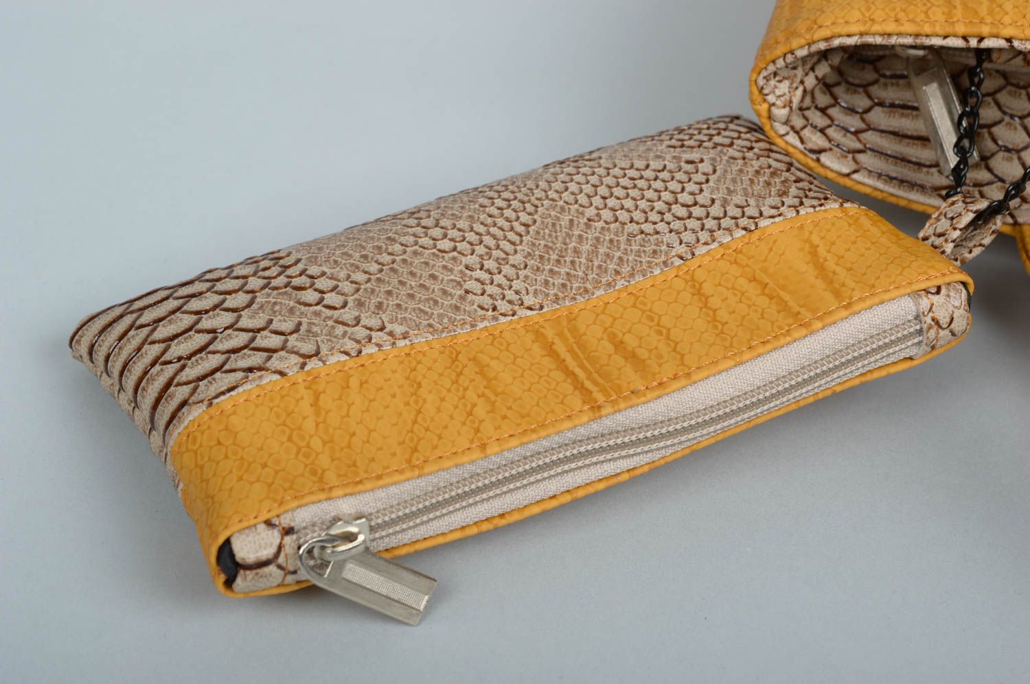Сумка ручной работы сумка с кошельком сумка из кожзама желтая в деловом стиле фото 4
