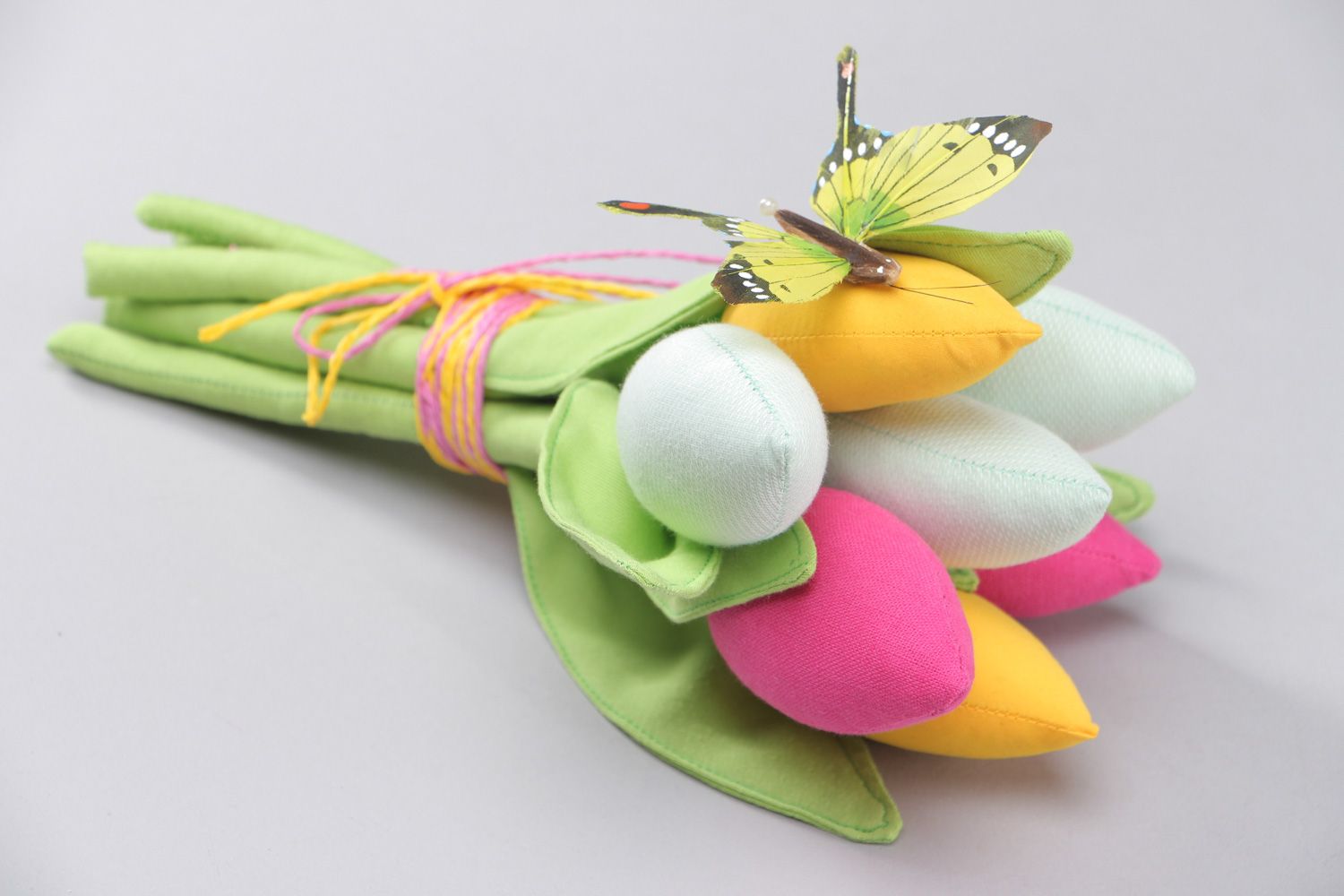 Dekorativer handmade Blumenstrauß aus Baumwolle mit Bindfaden für Haus Dekoration foto 1