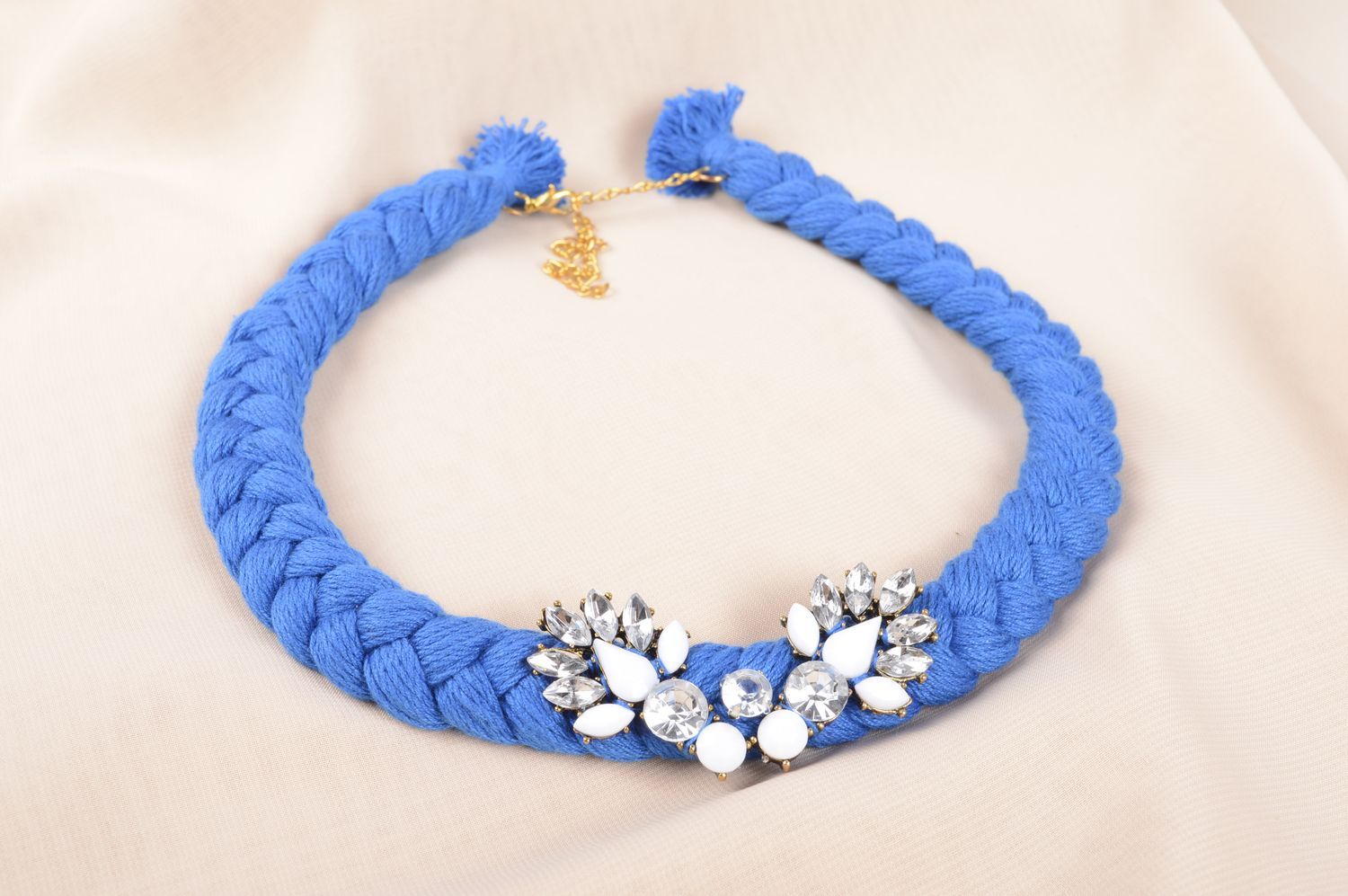 Collier tresse fait main Bijou textile Cadeau femme Collier bleu design photo 5