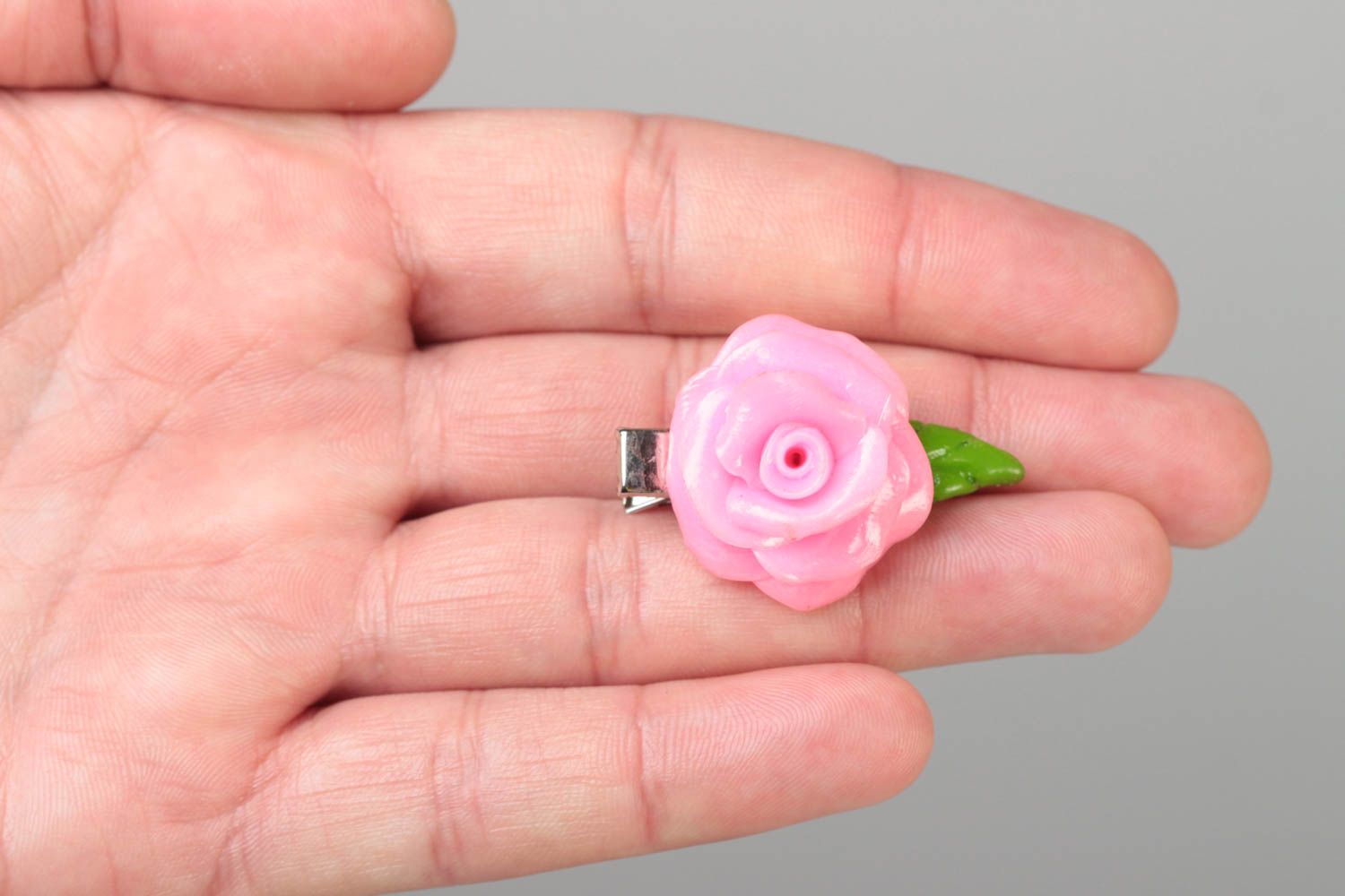 Handmade tiny decorative hair clip with metal basis and polymer clay pink flower photo 5