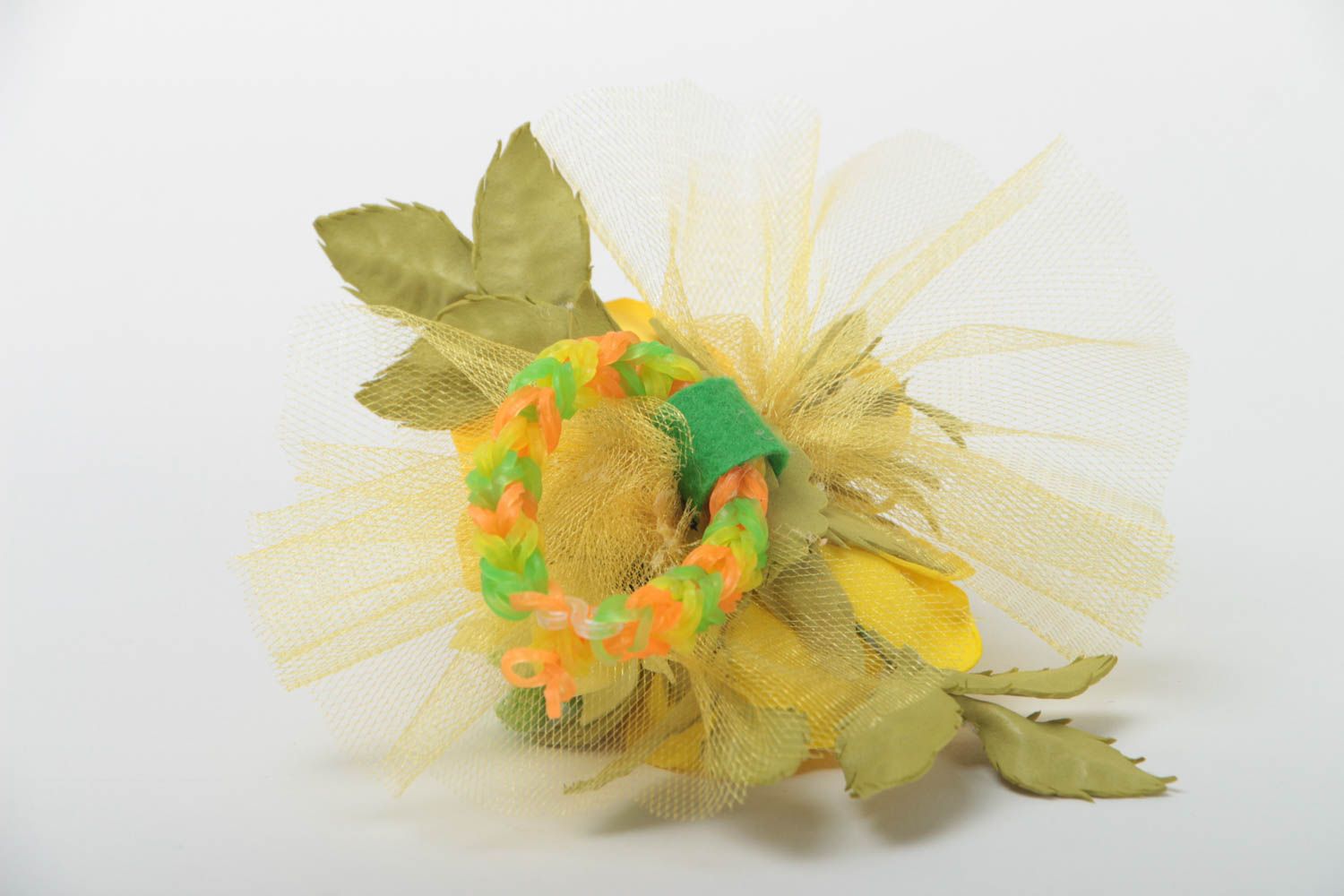 Originelle gelbe handmade Blumen Haargummi aus Foamiran Rosenknospen für Damen foto 3