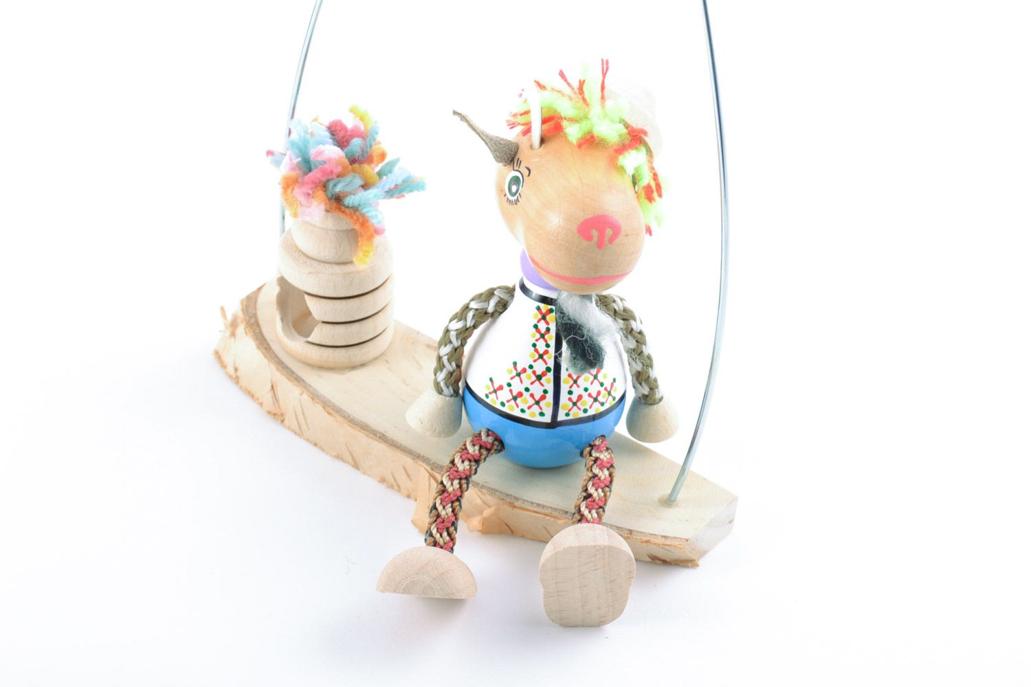 Деревянная игрушка для декора детской подвесная козлик на лавке ручная работа фото 3