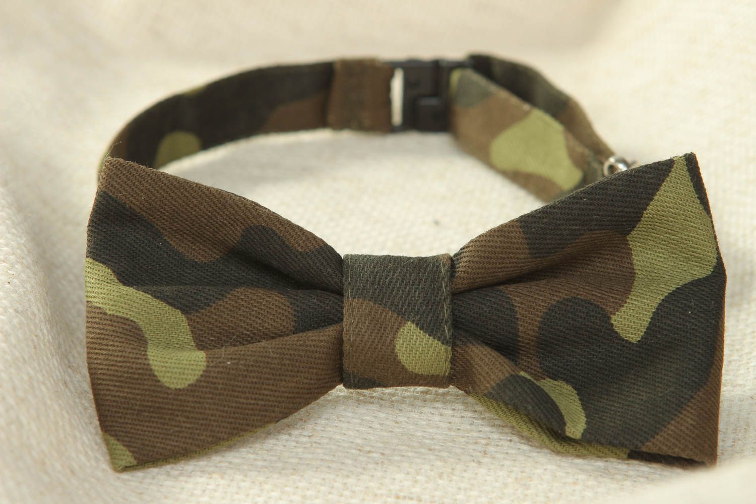 Cotton fabric bow tie of camouflage coloring photo 2