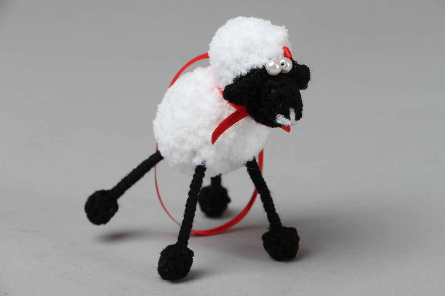 Jouet mou tricoté mouton fait main photo 1