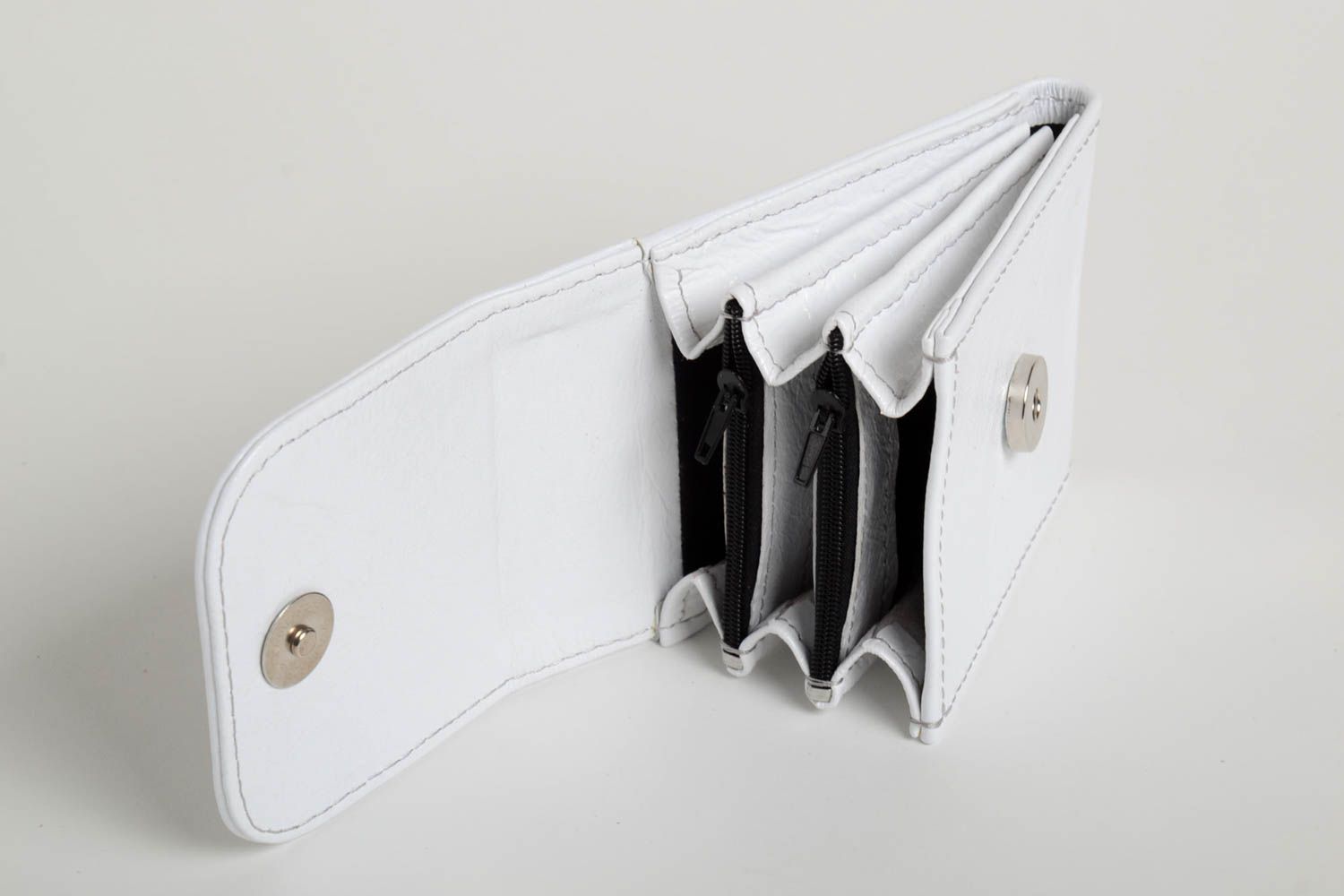 Weiße Leder Geldbörse handmade Accessoire für Frauen Damen Geldbeutel mit Nieten foto 2