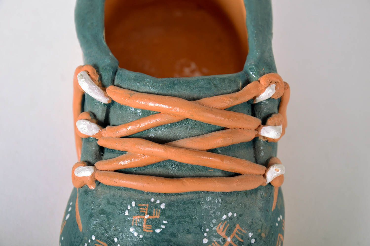 Bonbonnière en céramique en forme de chaussure de sport photo 3