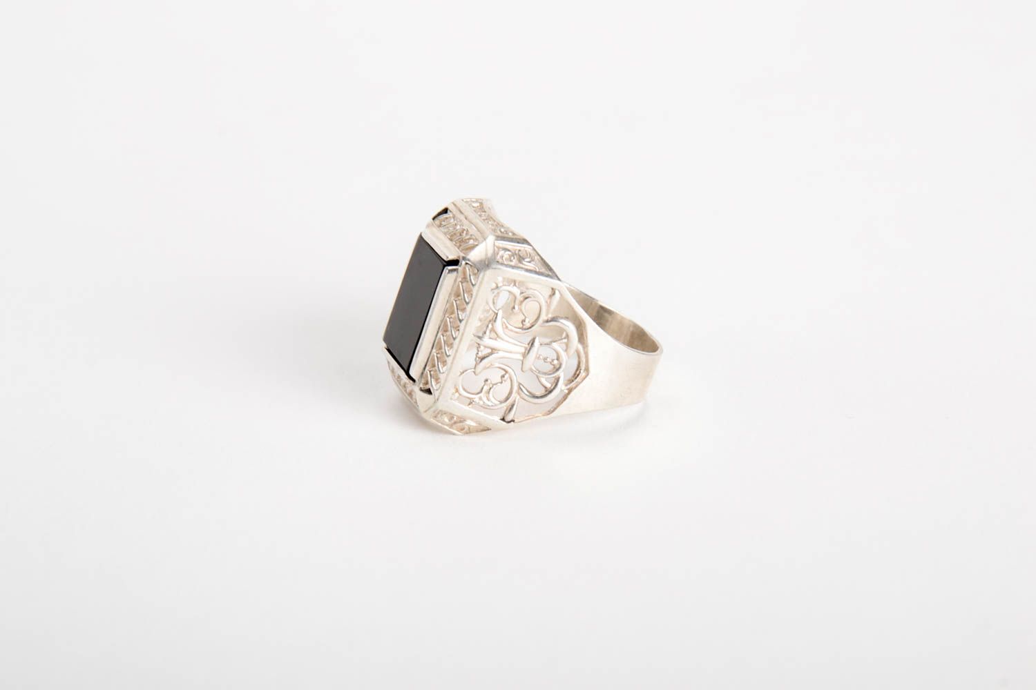 Украшение ручной работы серебряный перстень подарок для мужчины с ониксом фото 2