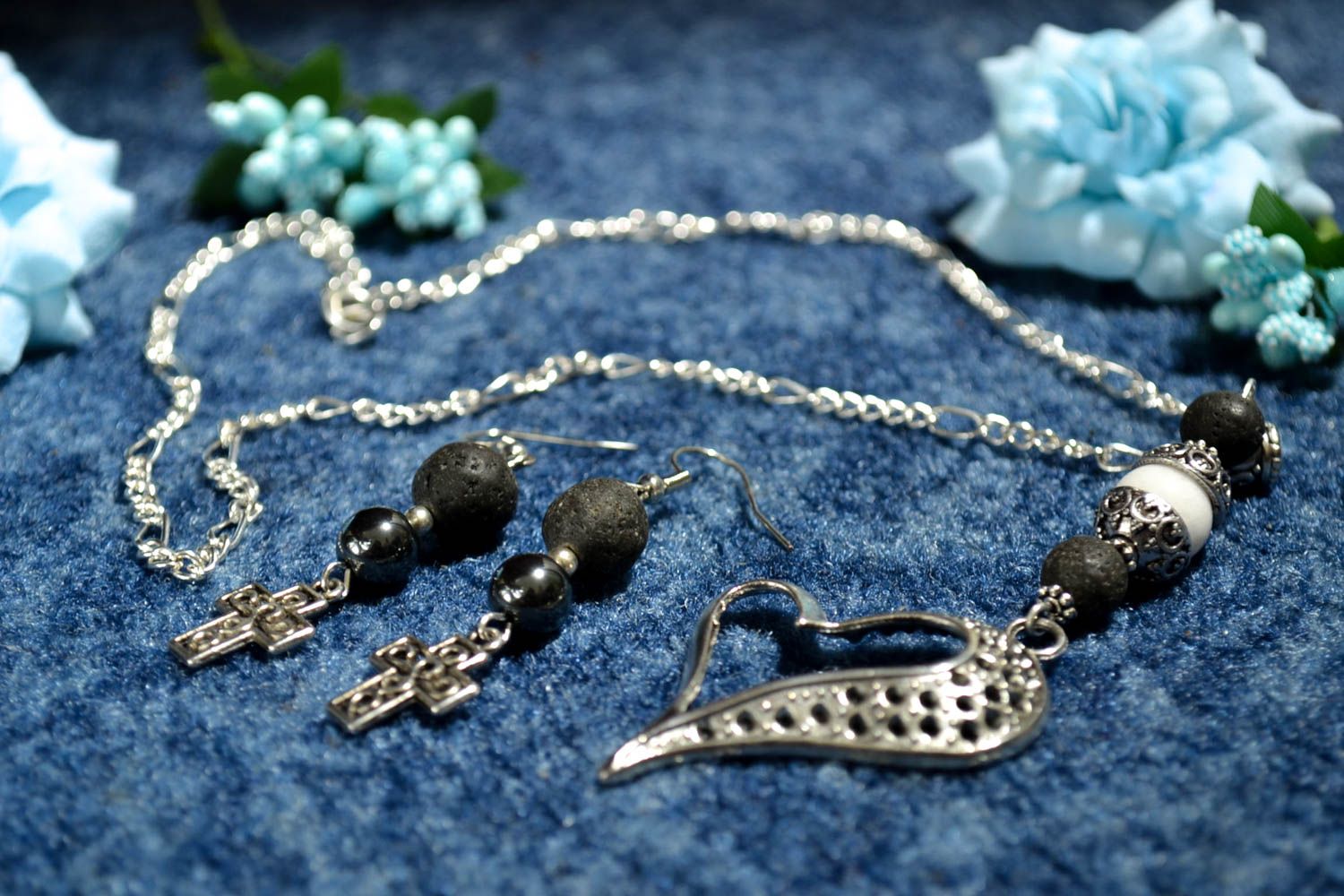 Handmade beaded earrings beaded neck pendant artisan jewelry set designs photo 1