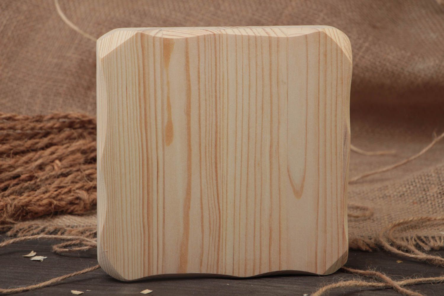 Planche carrée en bois de pin pour serviettage ou peinture faite main décor photo 1