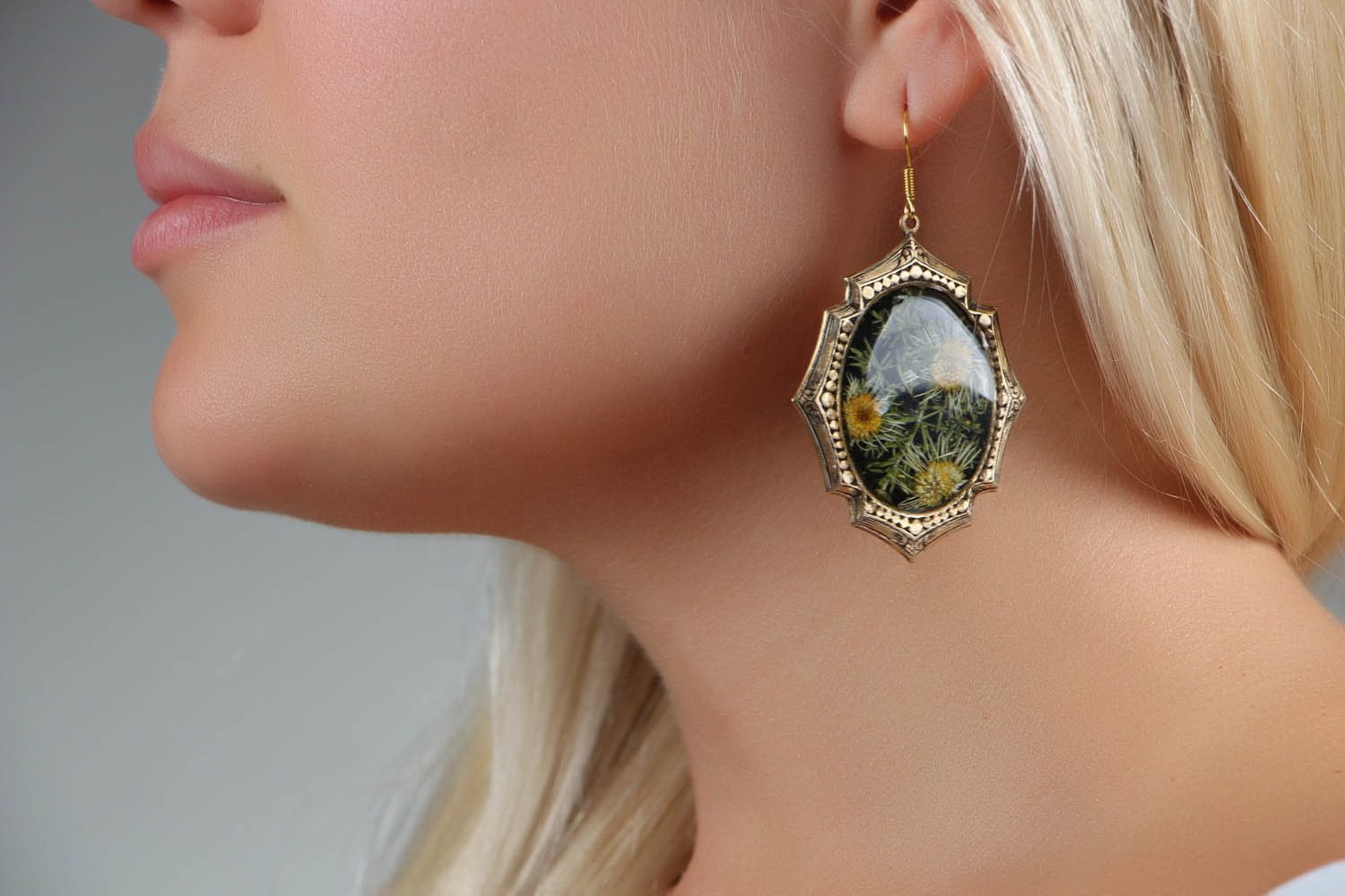 Handmade earrings with wild daisies photo 5