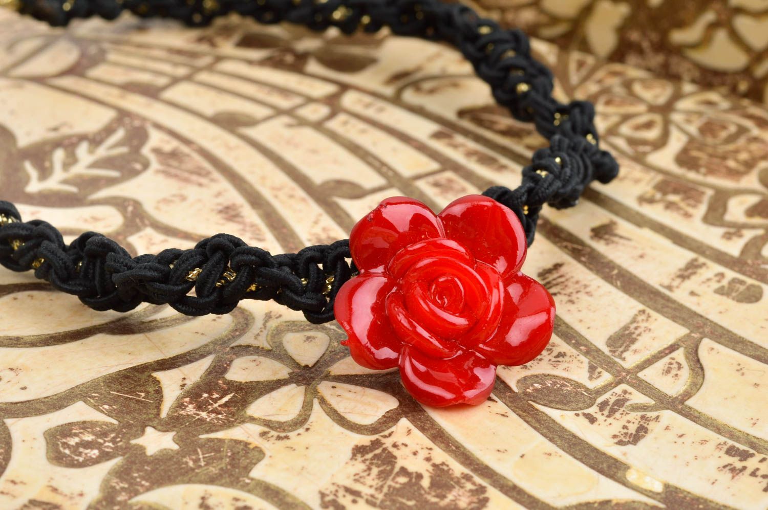 Украшение ручной работы колье из бусин красивая бижутерия красная роза фото 1
