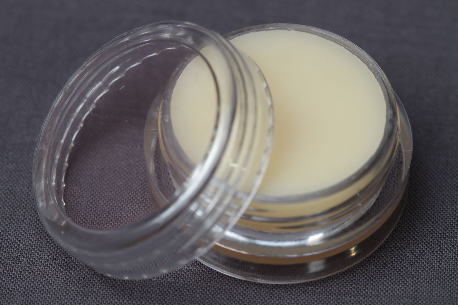 Solid perfume with lavender scent photo 3