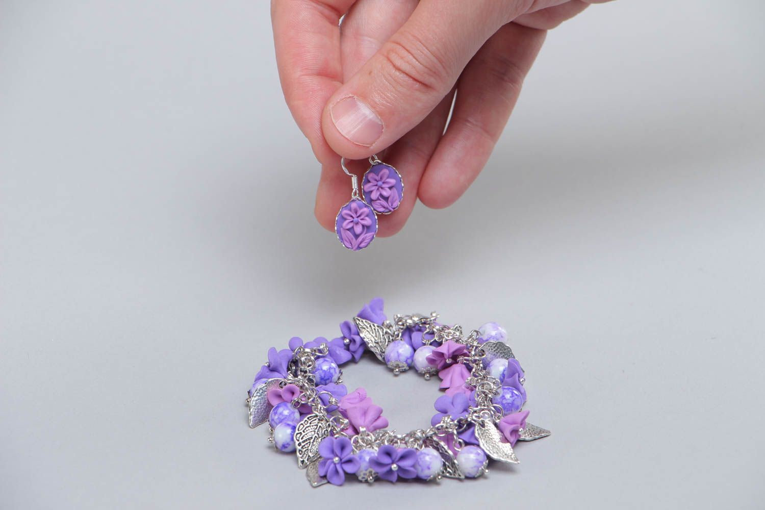 Schmuck Set Ohrringe und Armband aus Polymerton mit Blumen schön handgefertigt foto 5
