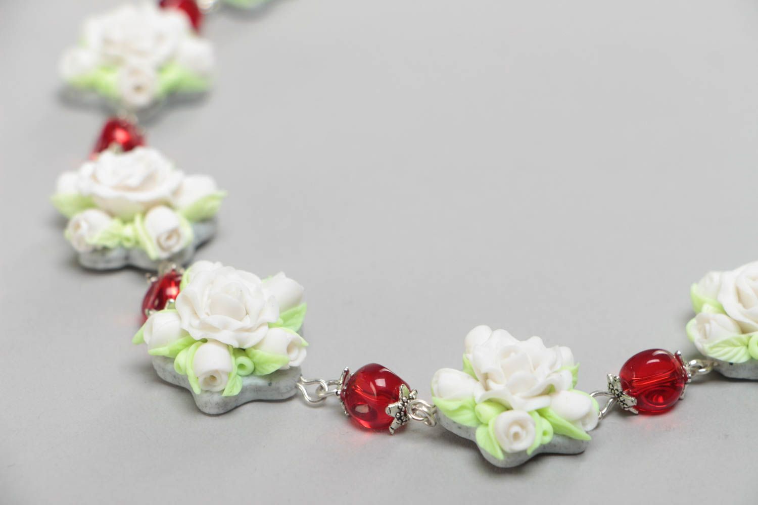 Necklace made of polymer clay with white roses handmade designer jewelry photo 3