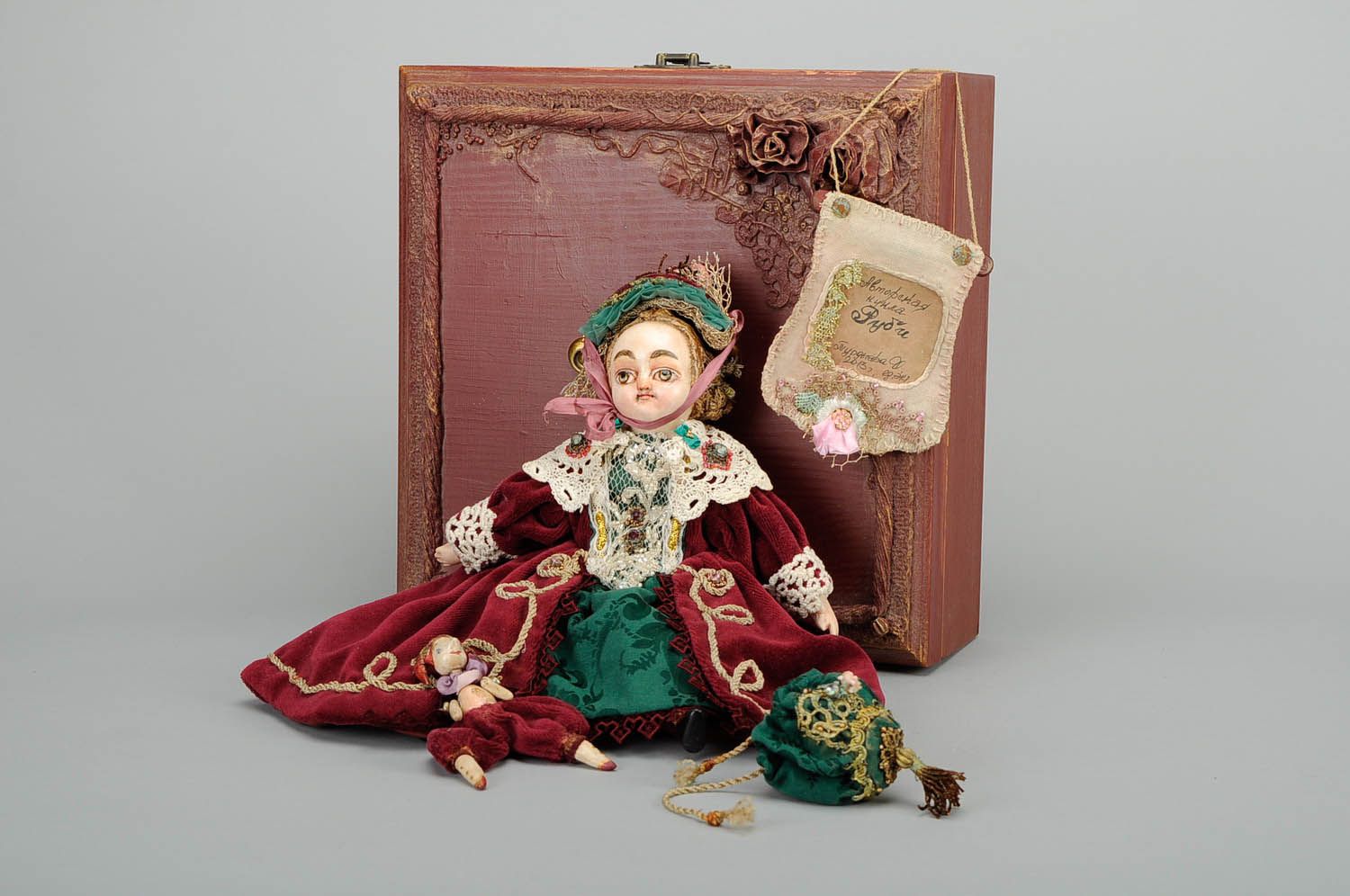 Author's doll Ruby in wooden box photo 4