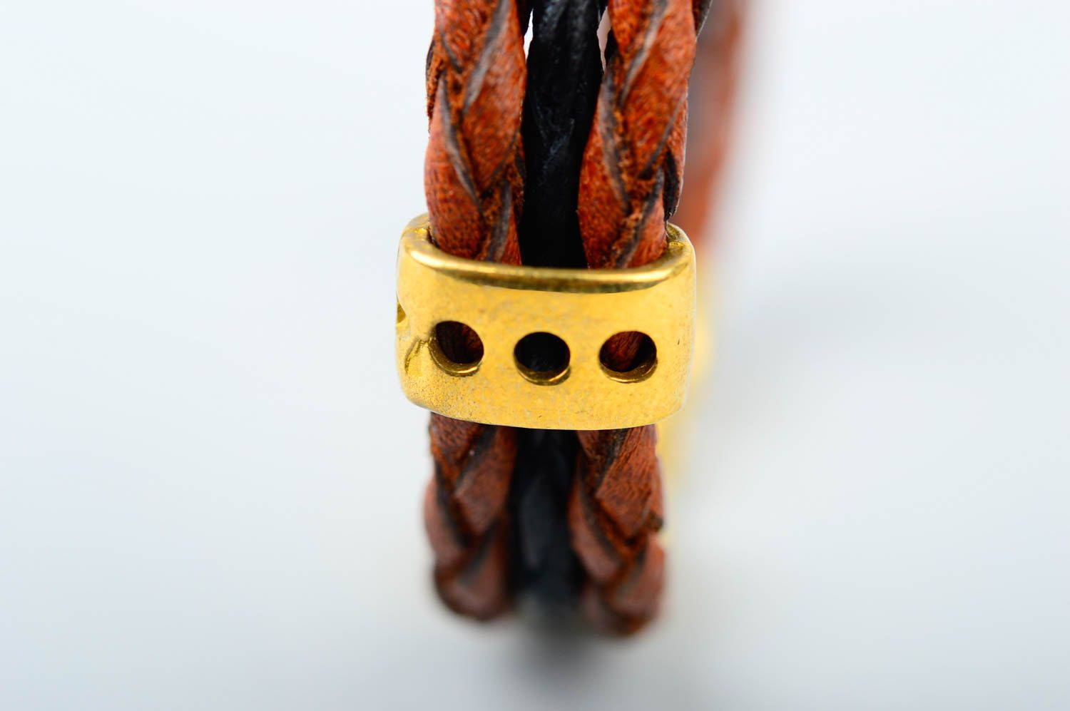Кожаный браслет ручной работы необычный браслет на руку украшение из кожи фото 4