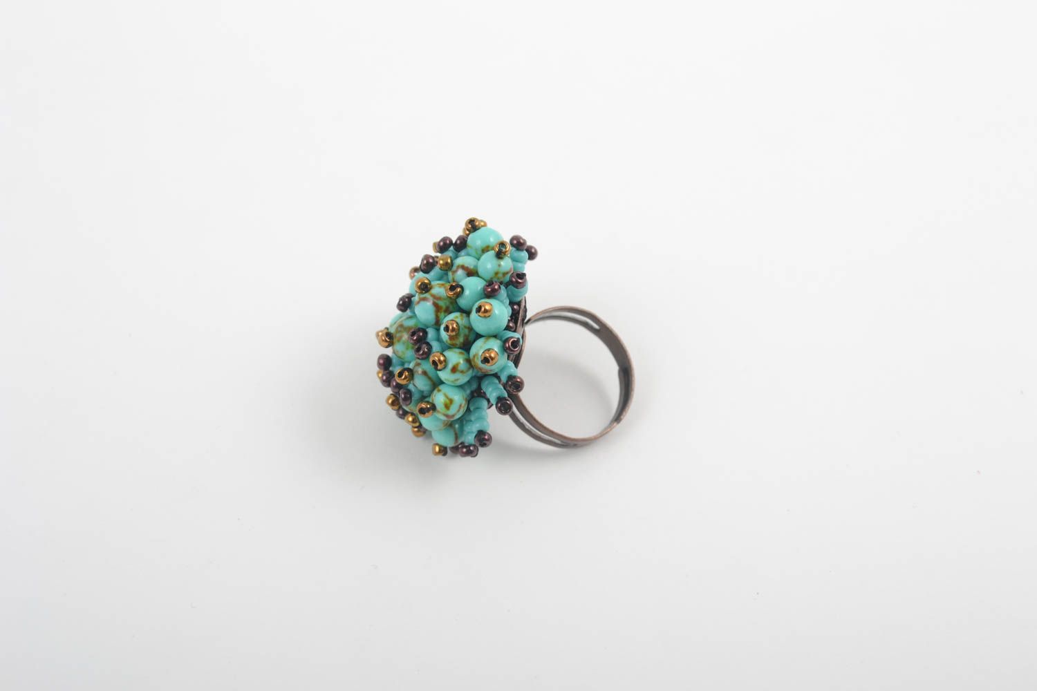 Кольцо ручной работы украшение из бисера красивое кольцо с бусинами под бирюзу фото 4