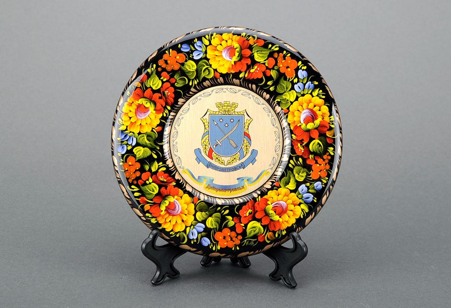 Decorative painted plate photo 1