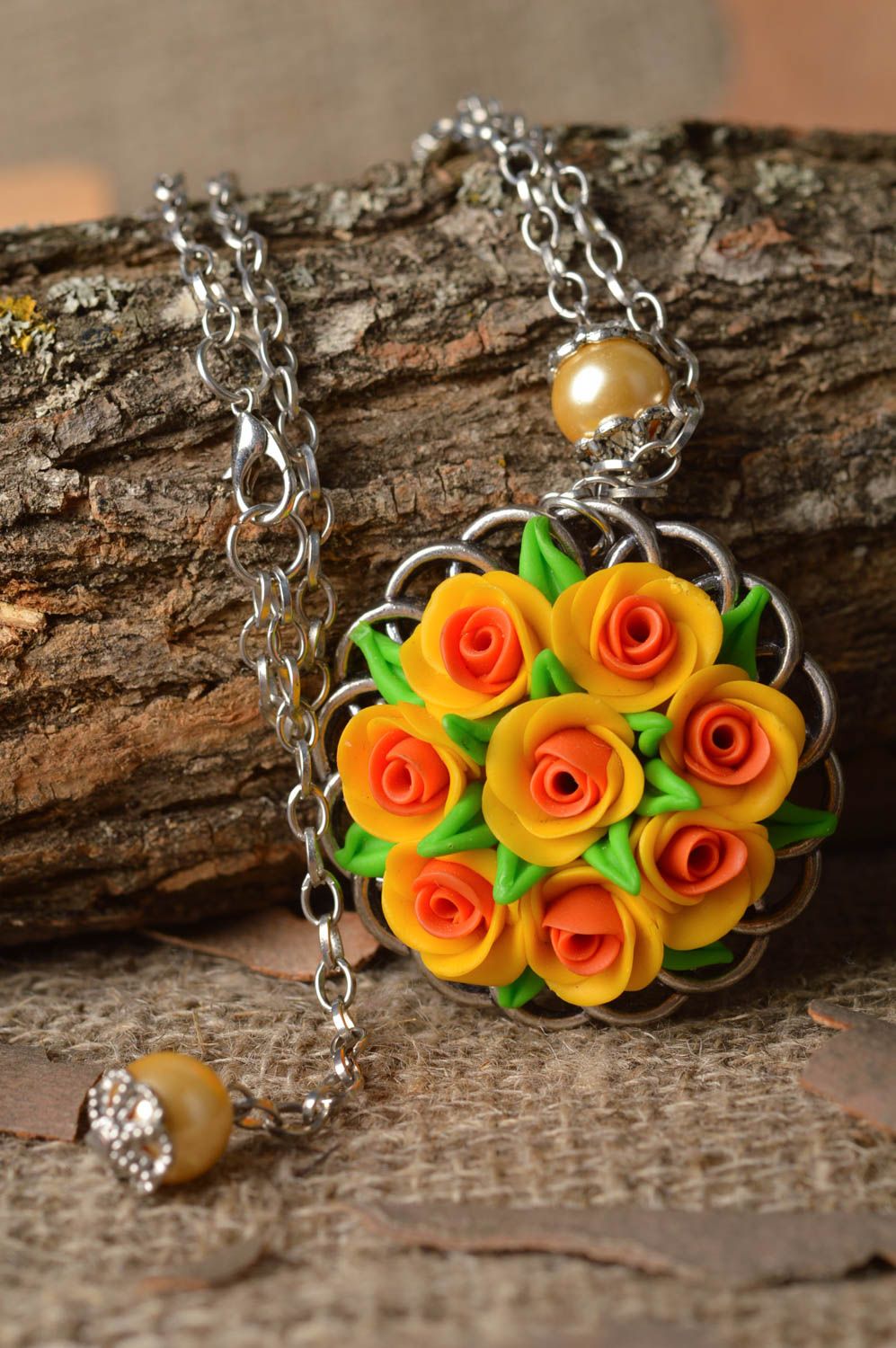 Beautiful handmade plastic pendant flower neck pendant cool jewelry designs photo 1