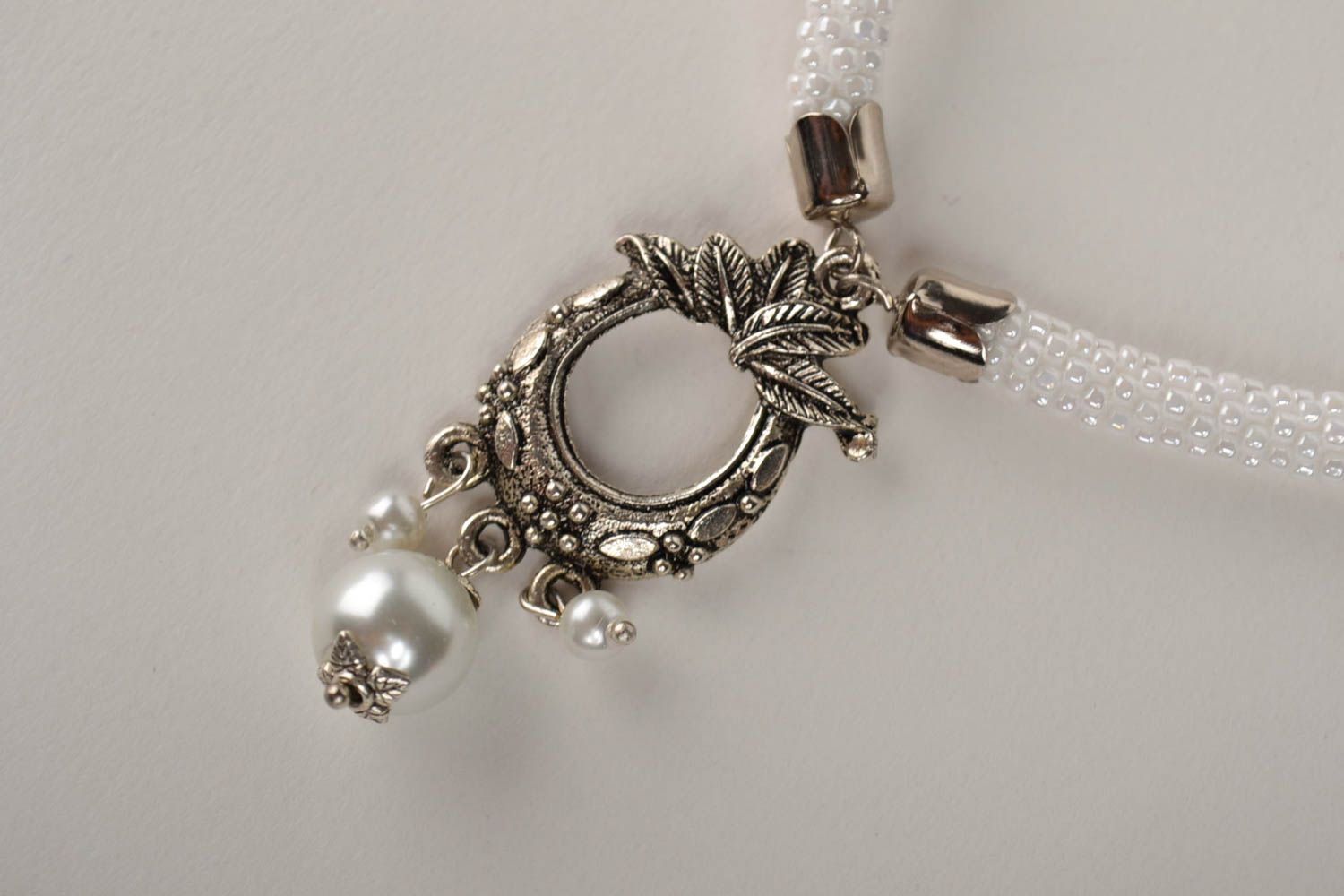 Collier spirale Bijou fait main Cadeau femme blanc perles de rocaille design photo 2