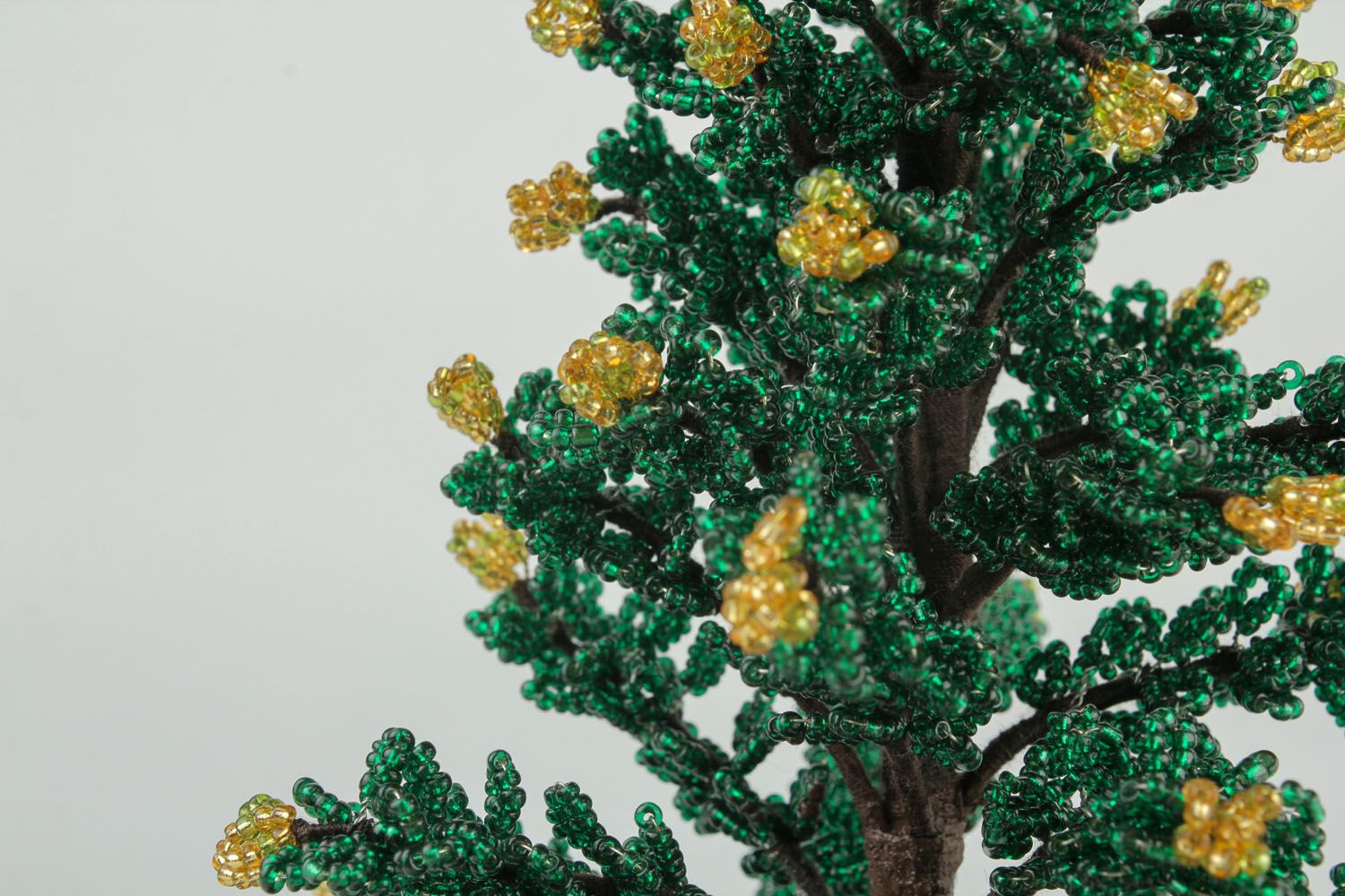Árvore Natal de miçangas feita à mão  foto 5