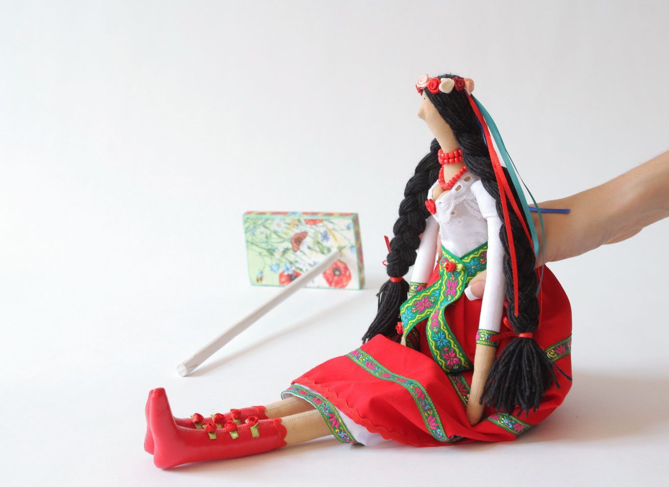 Текстильная кукла на подставке Украинка фото 4