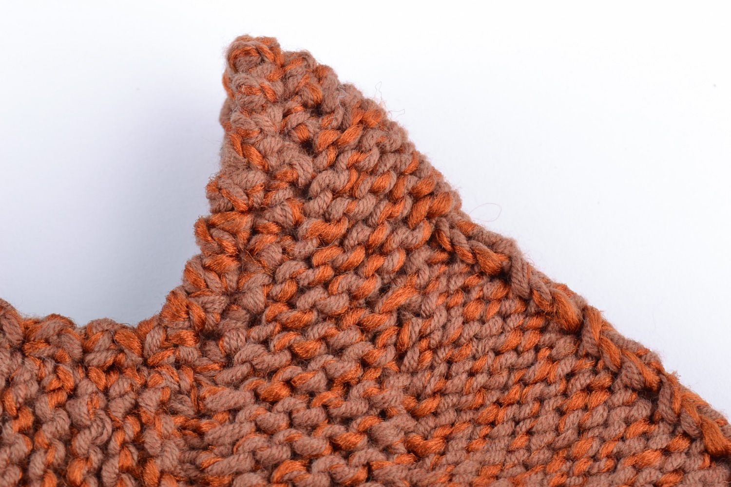 Pantuflas tejidas de lana artesanales zapatillas de casa cálidas marrones foto 2