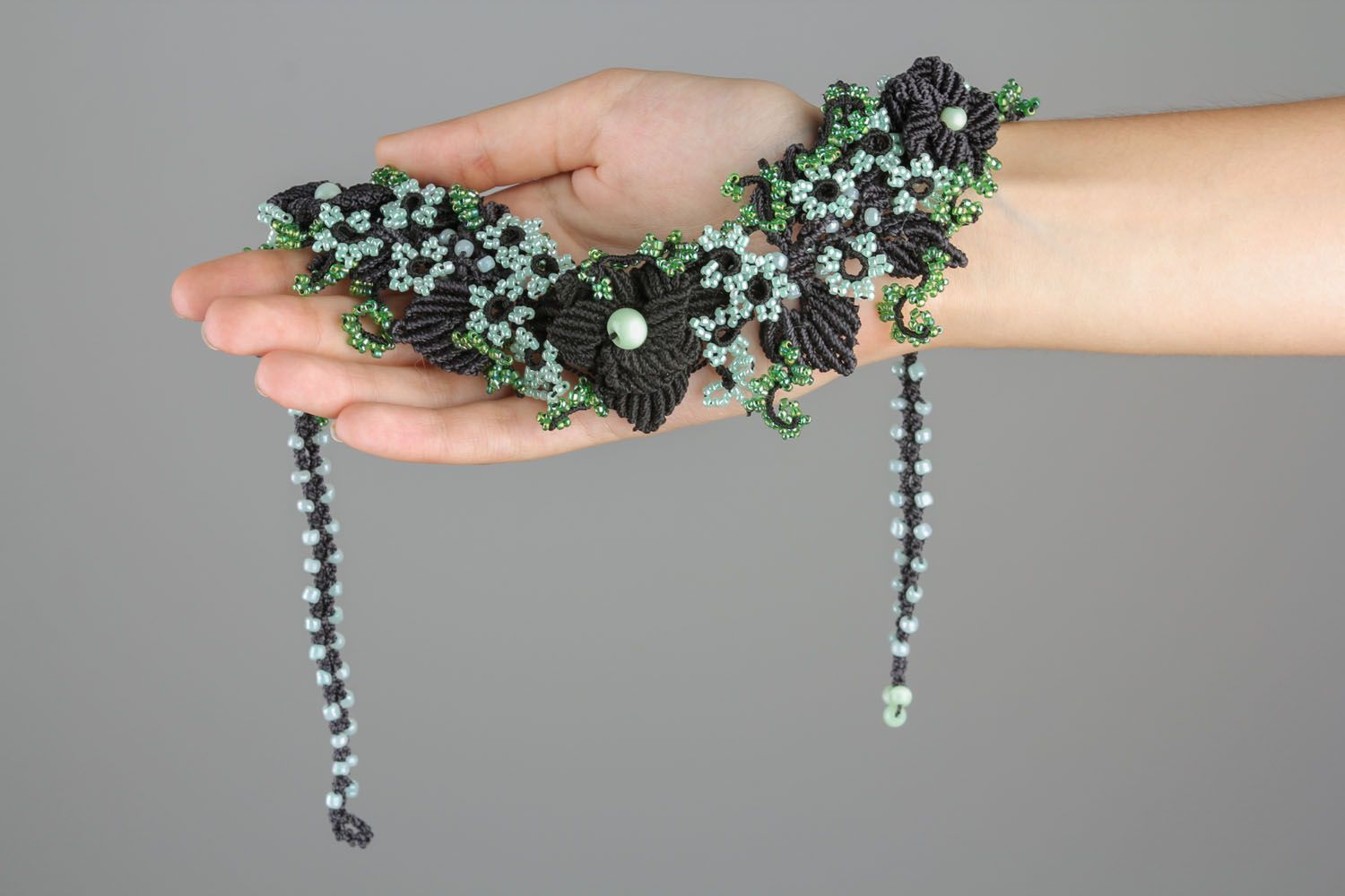 Necklace made of threads and beads  photo 2