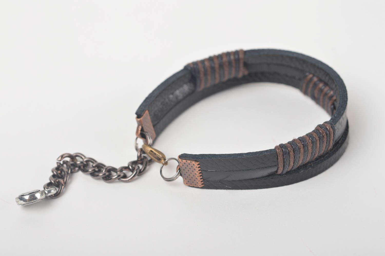 Bracelet en cuir Bijou fait main noir beau design de créateur Accessoire femme photo 5