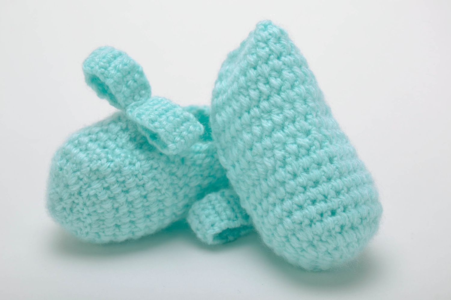 Crocheted babies shoes photo 5