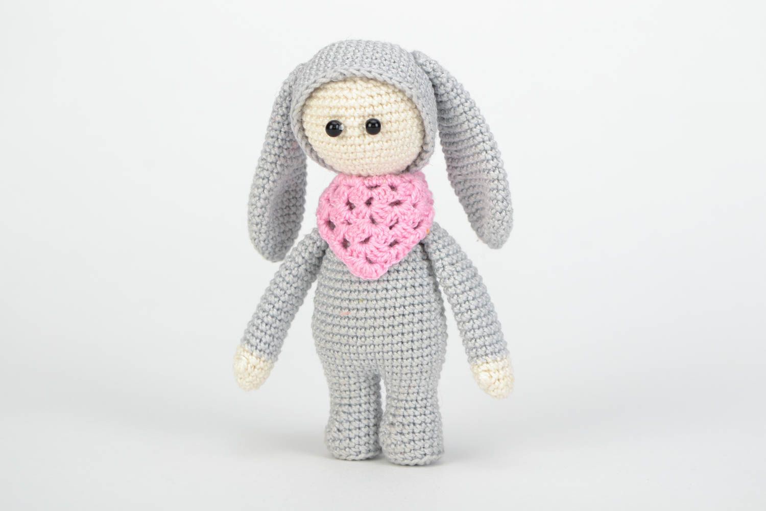 Schöne gehäkelte Puppe aus Textil Mädchen im Hase Kostüm handmade für Kinder und Haus Dekor foto 1
