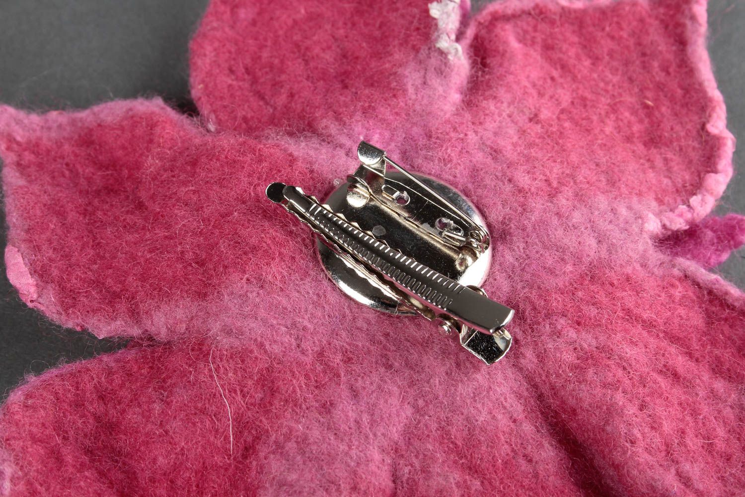 Handmade brooch woolen brooch felting pin designer flower brooch gift for girls  photo 5