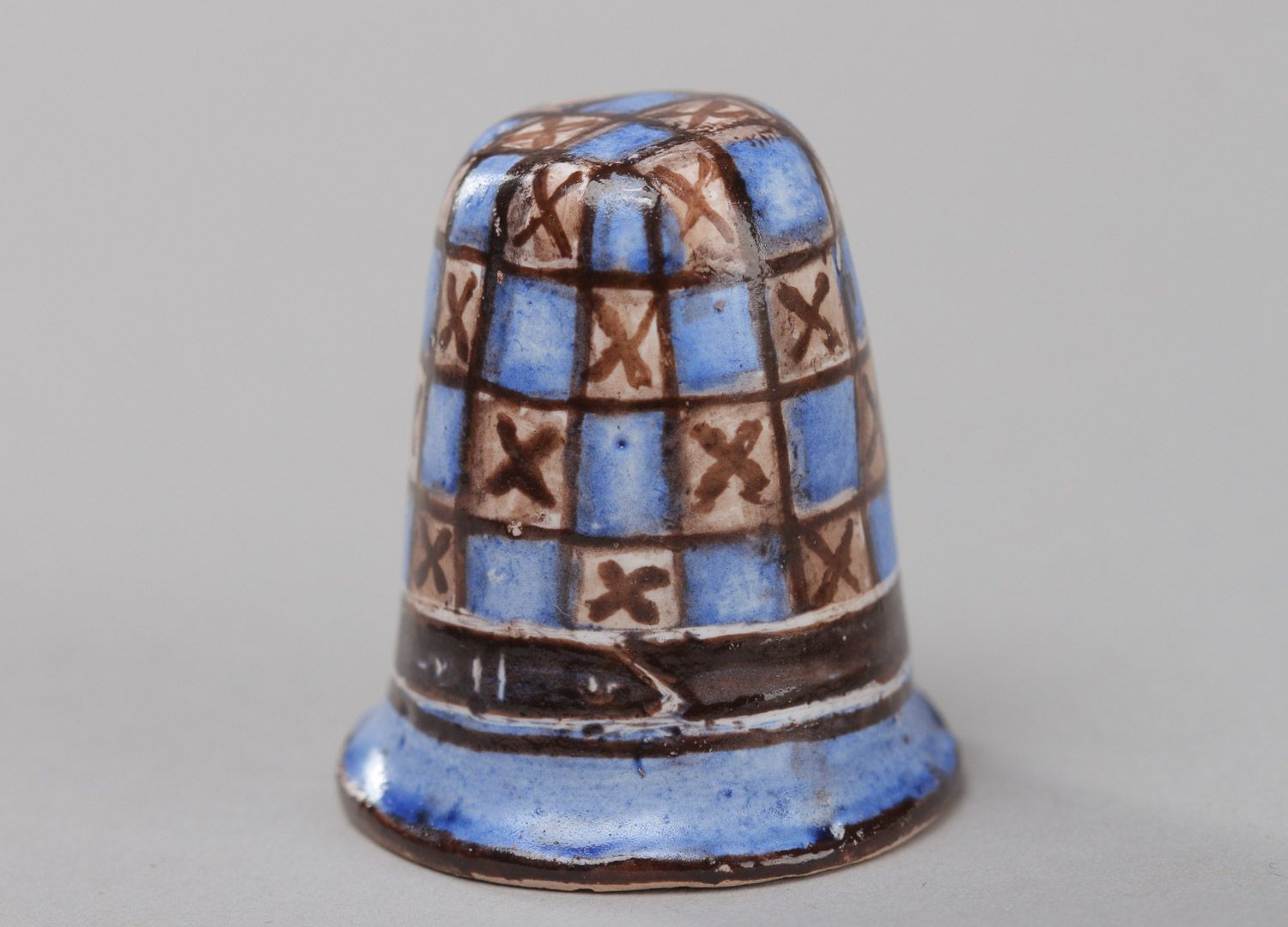 Winziger bemalter handgemachter Fingerhut aus Ton für Souvenir und Dekoration foto 2