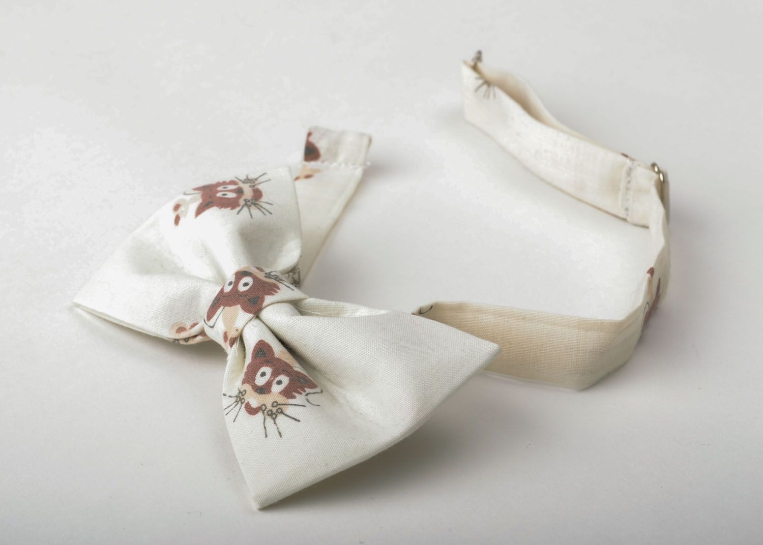 Gravata-borboleta artesanal de algodão  foto 1