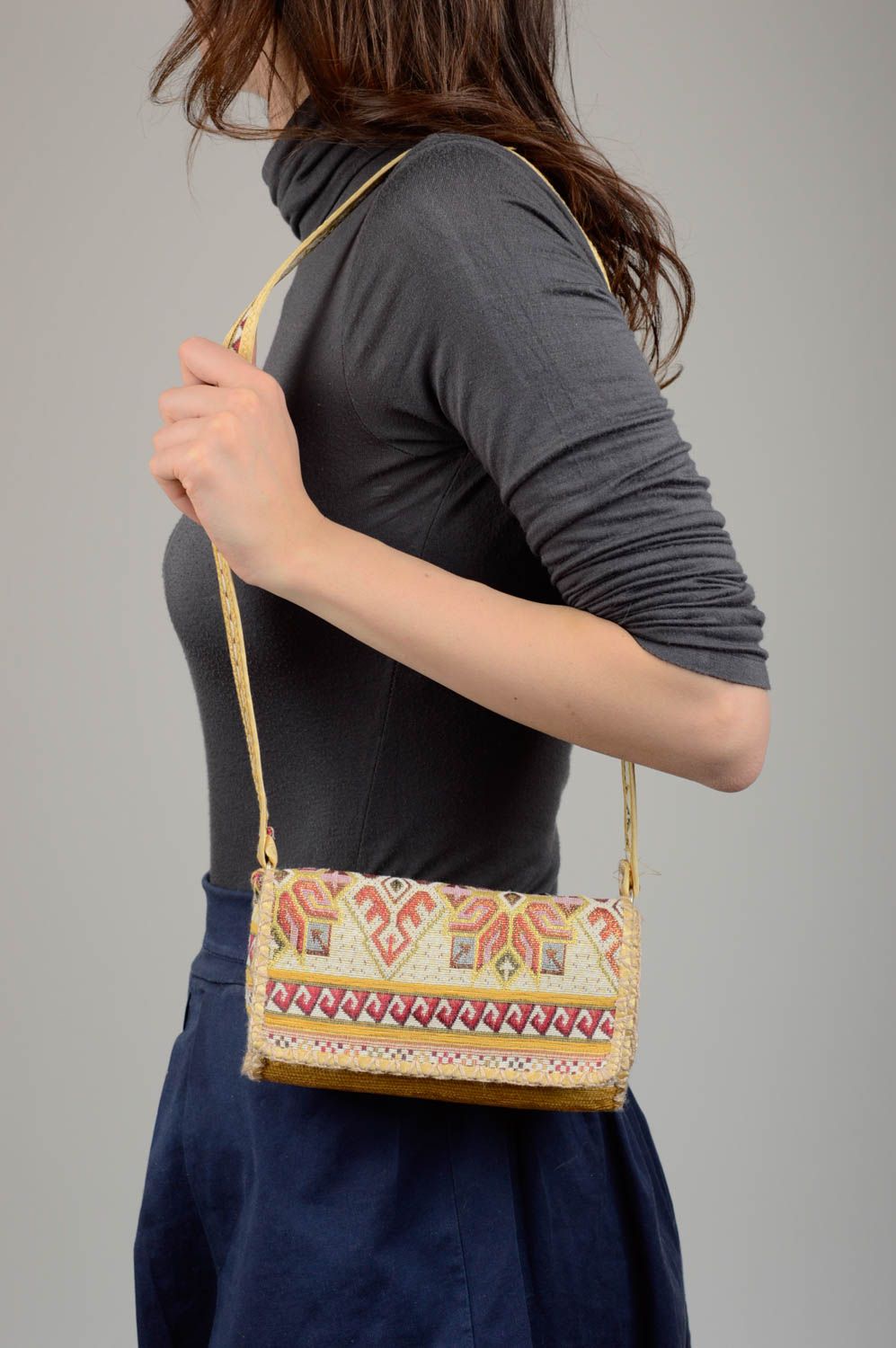Frauen Tasche handgeschaffen bunte Handtasche originelle Tasche aus Stoff foto 2