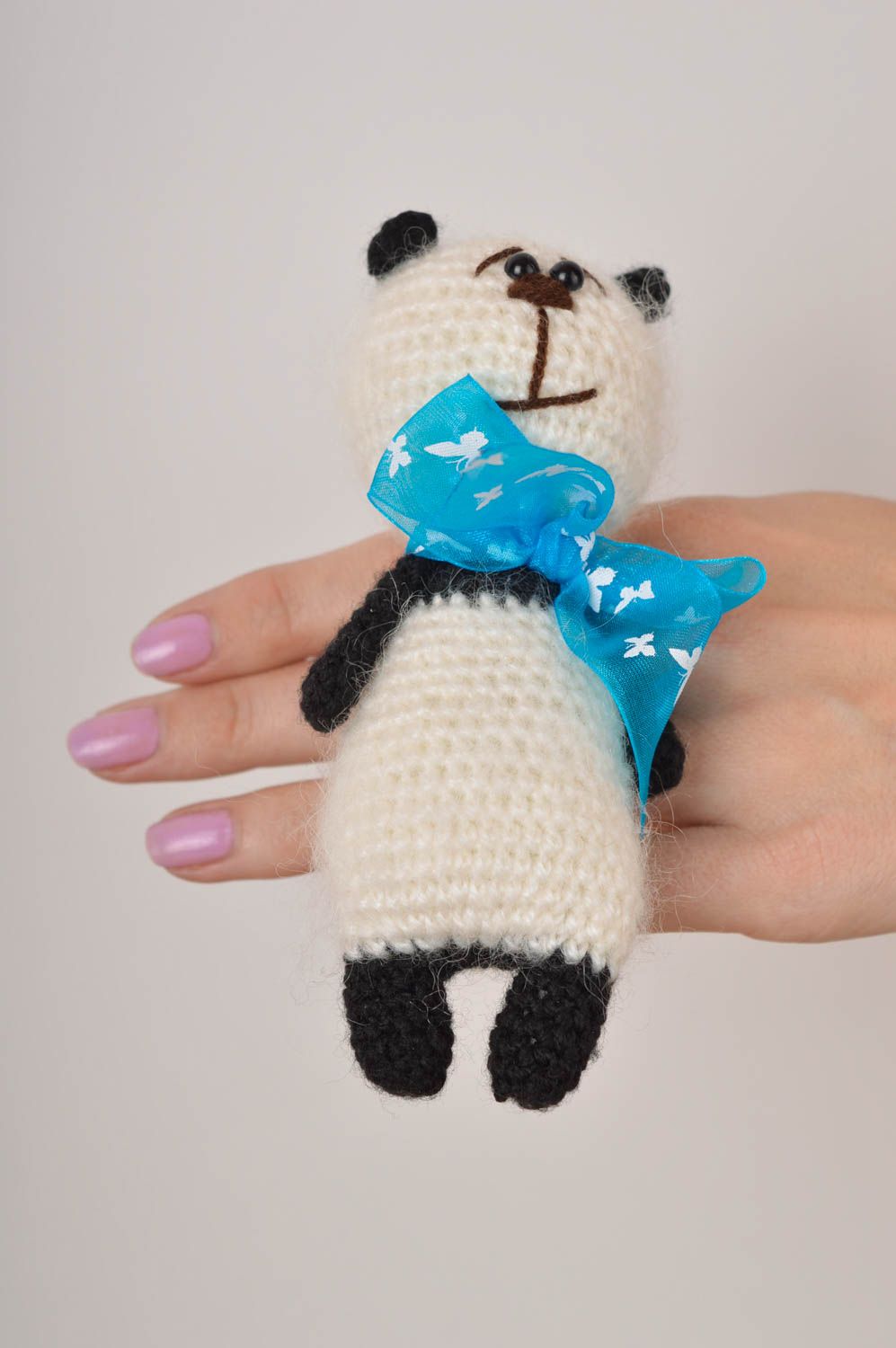 Jouet ours blanc-noir Peluche faite main tricotée originale Cadeau pour enfant photo 5
