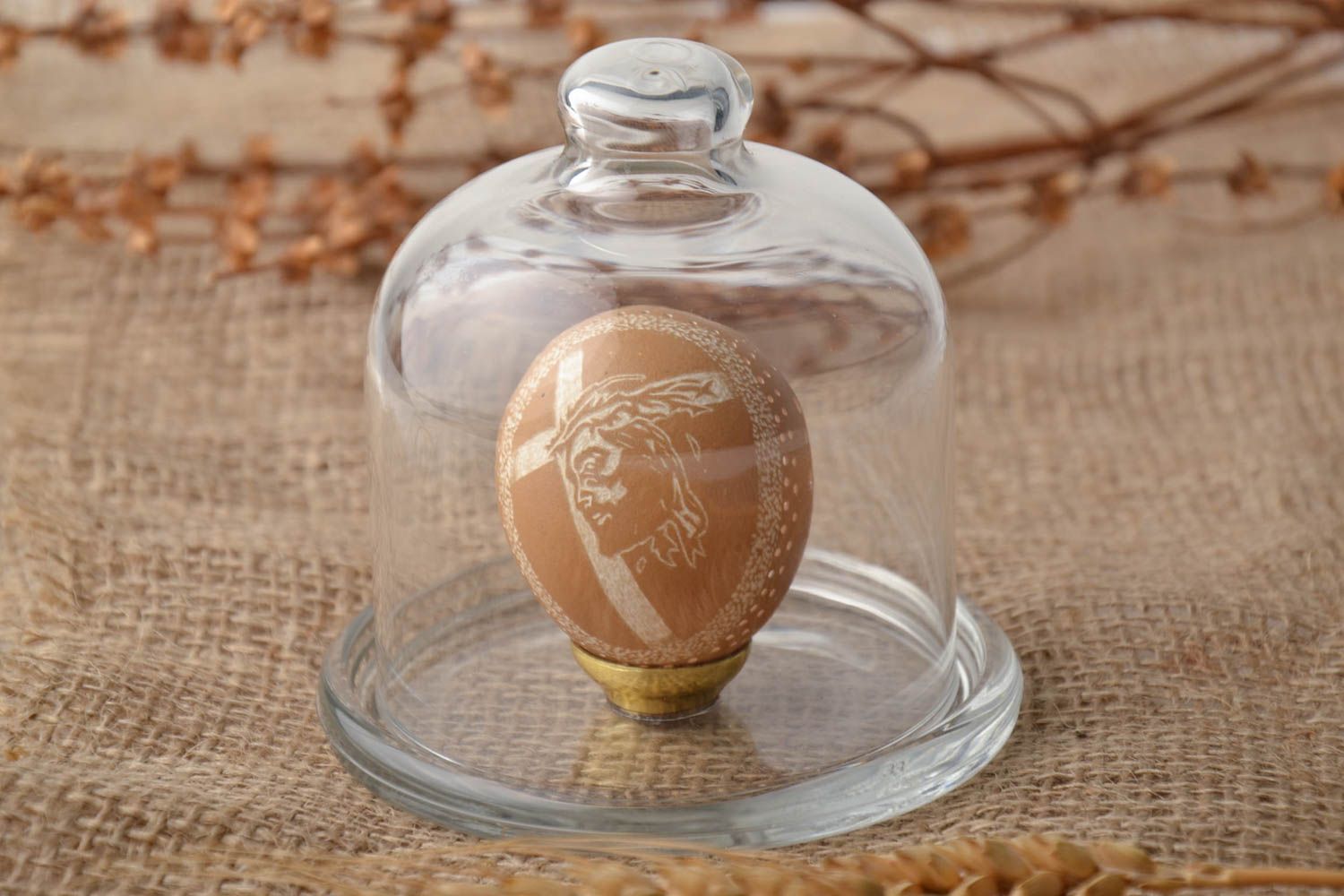 Brown engraved Easter egg photo 1