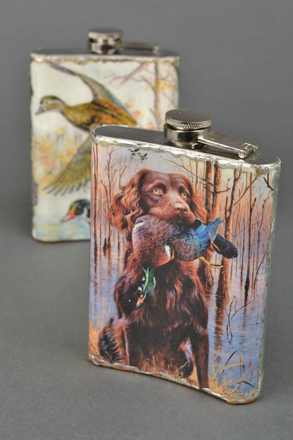 Decoupage metal flask with hunting print photo 1