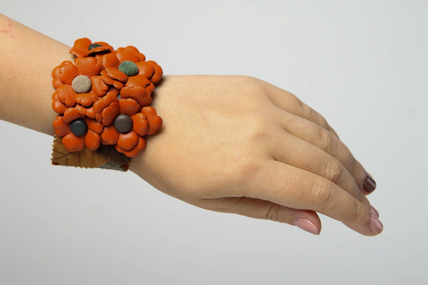 Bracelet cuir Bijou fait main tons orange avec fleurs Accessoire femme photo 2