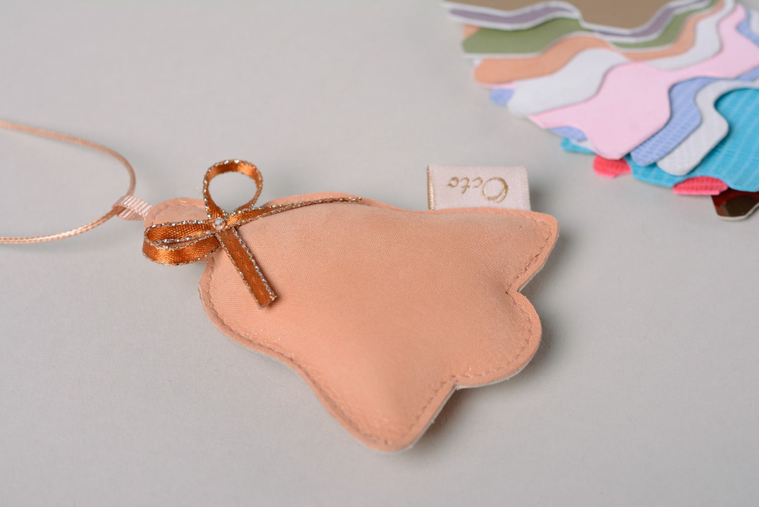 Handmade leather keychain or bag charm Pink Bell photo 4
